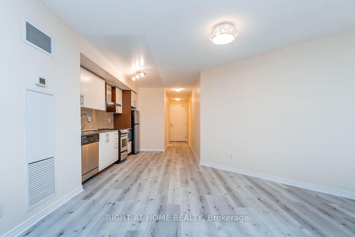 352 Front Street W, #512