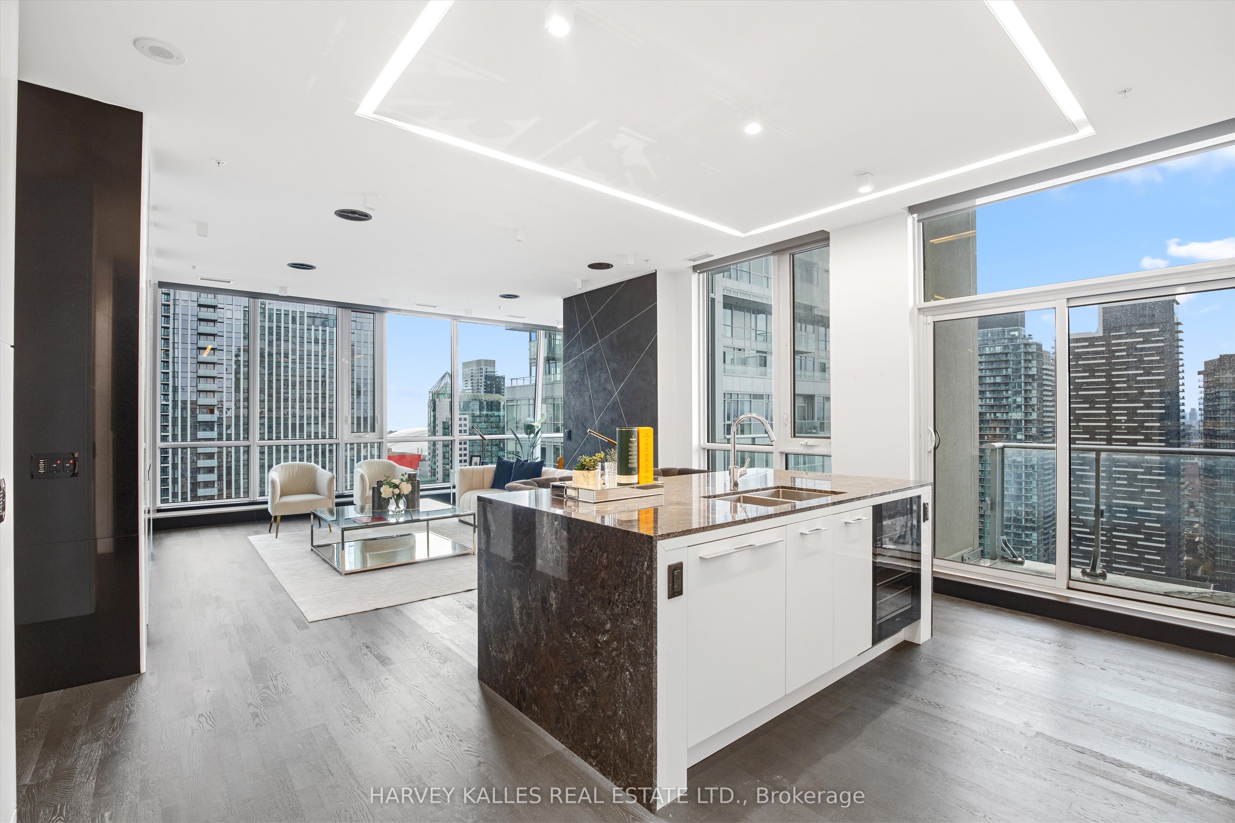 199 Richmond Street W #PH101