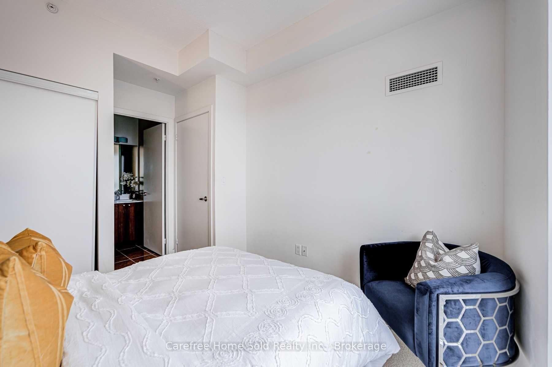 5740 Yonge Street, #1207