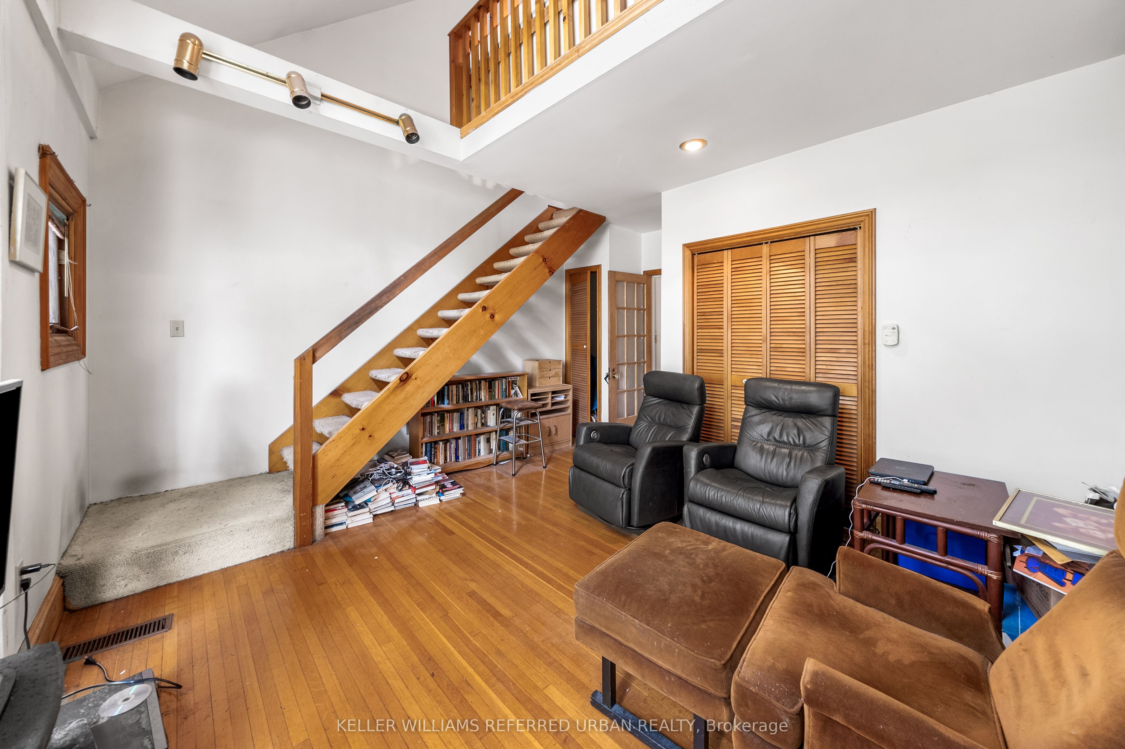 123 Gore Vale Avenue