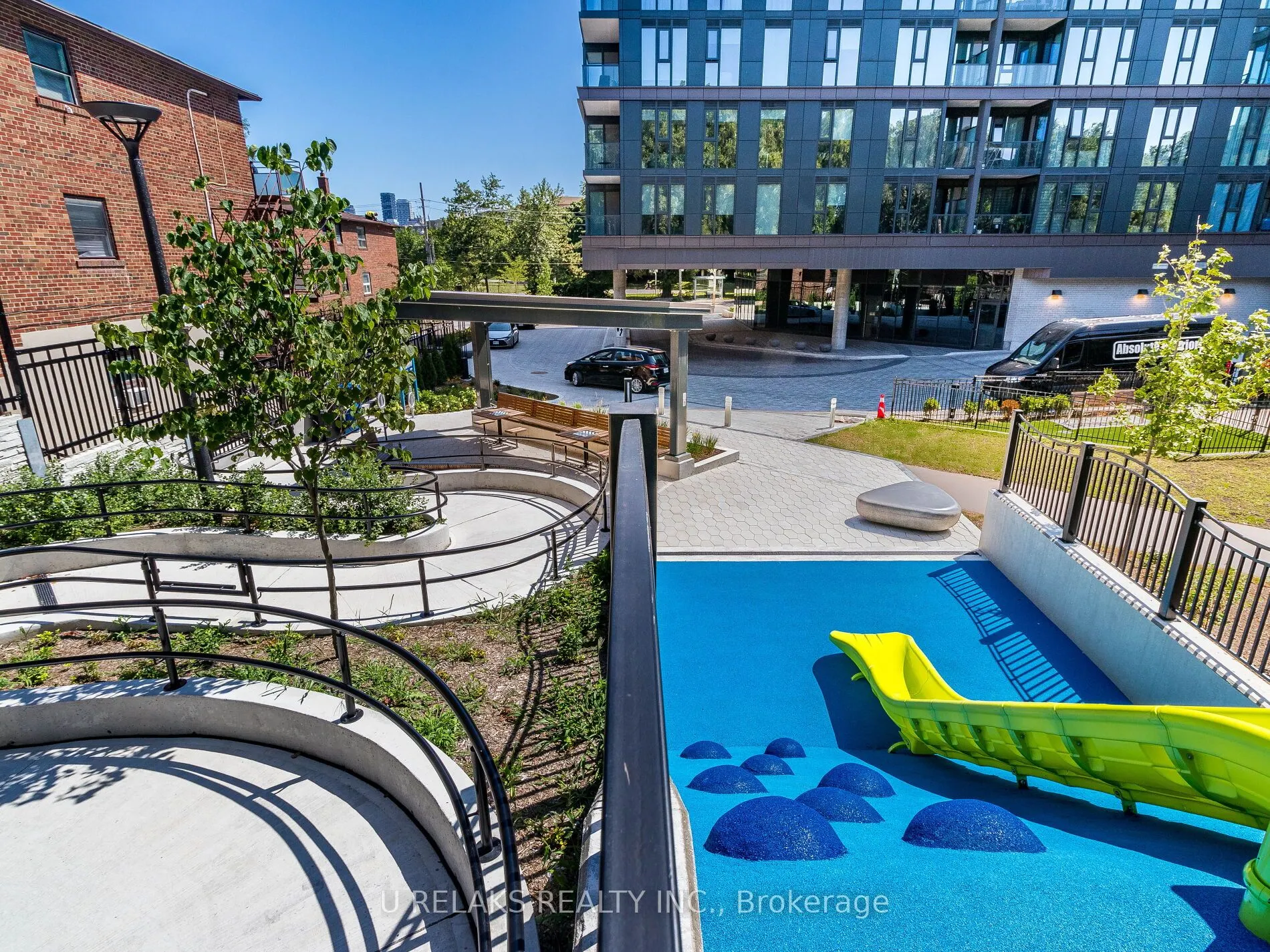 250 LAWRENCE Avenue W #416