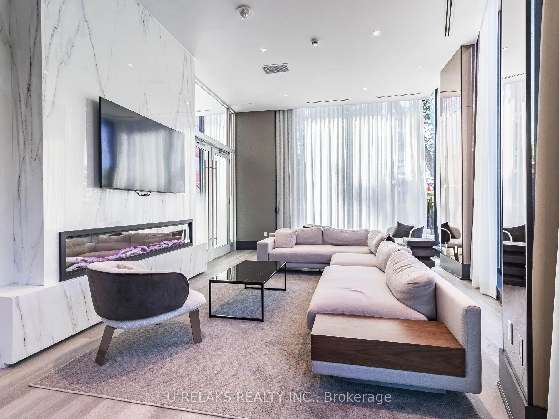 250 LAWRENCE Avenue W #416