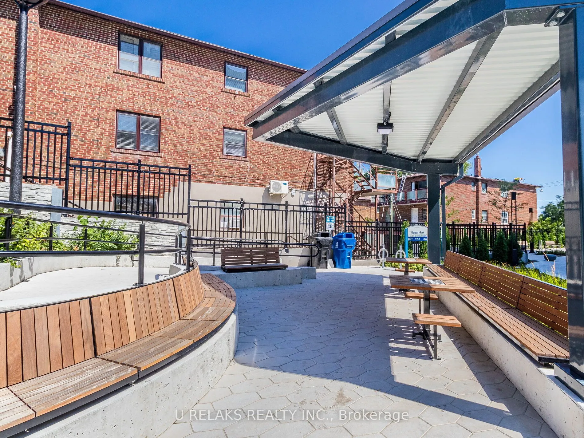 250 LAWRENCE Avenue W #416