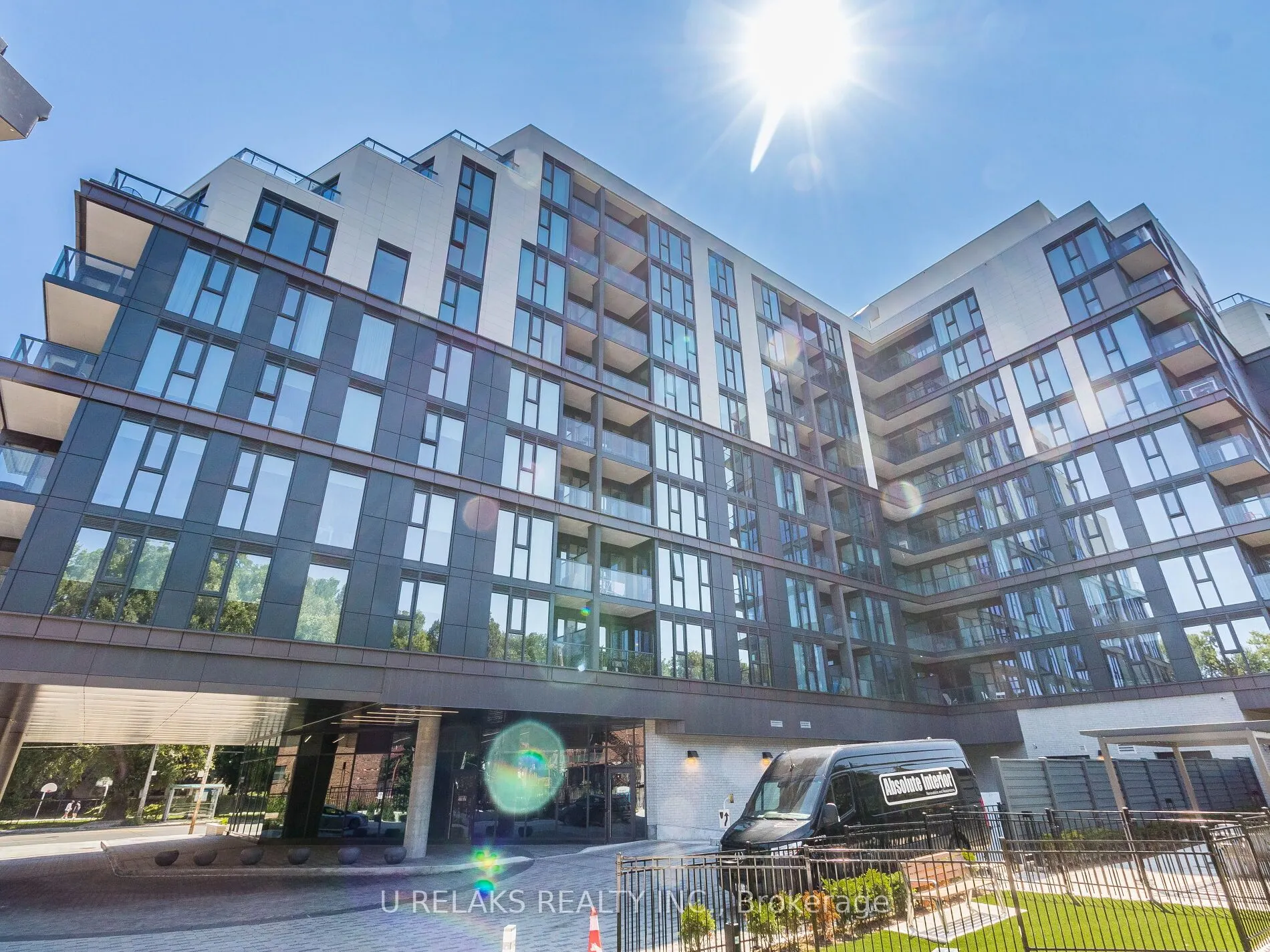 250 LAWRENCE Avenue W #416
