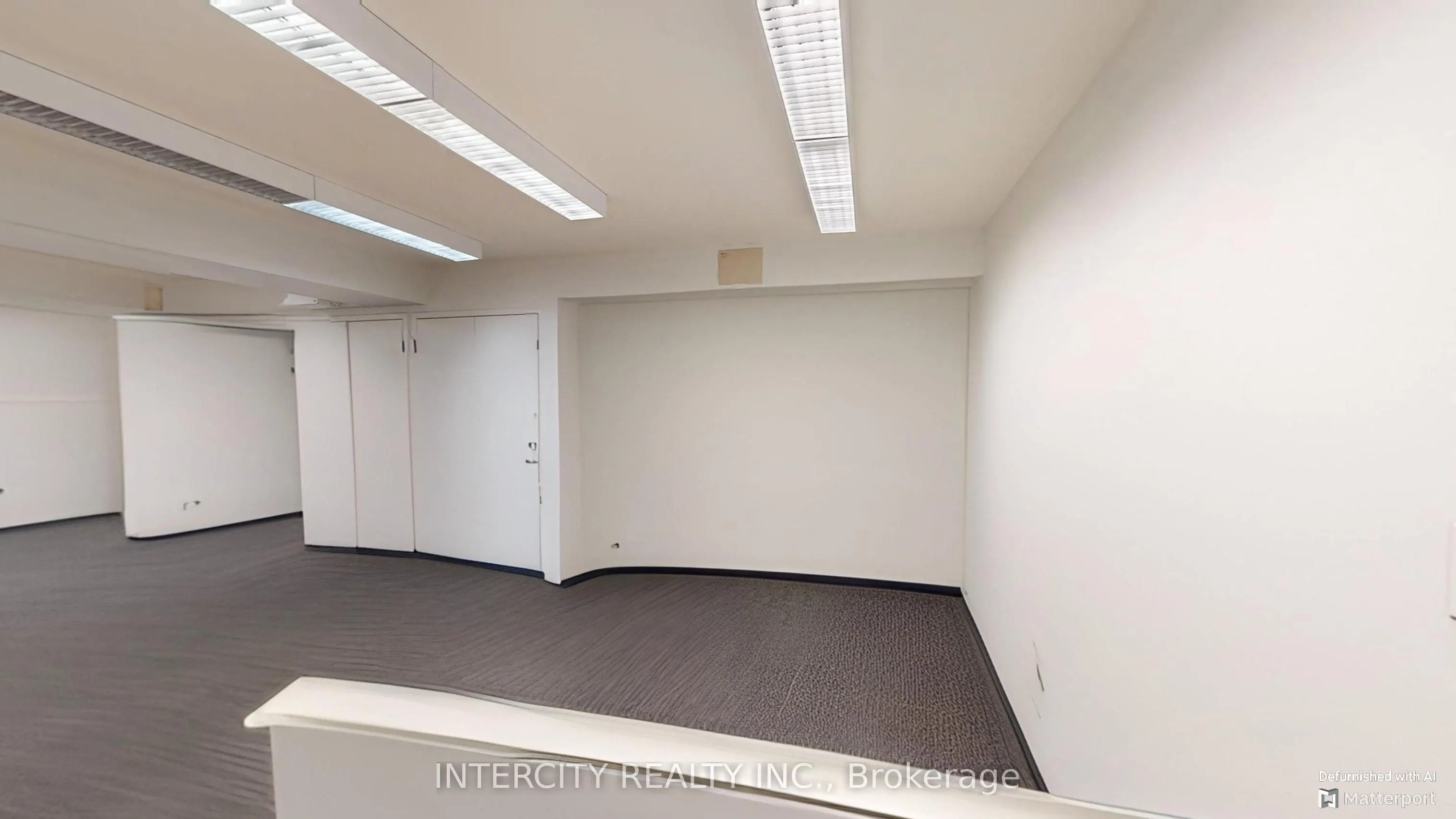 627 Bloor Street W, #2/F