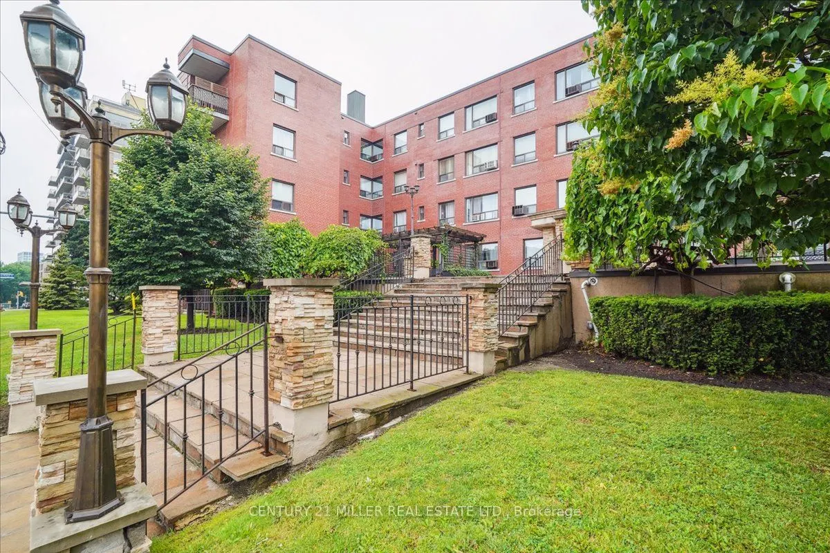 2550 Bathurst Street, #103