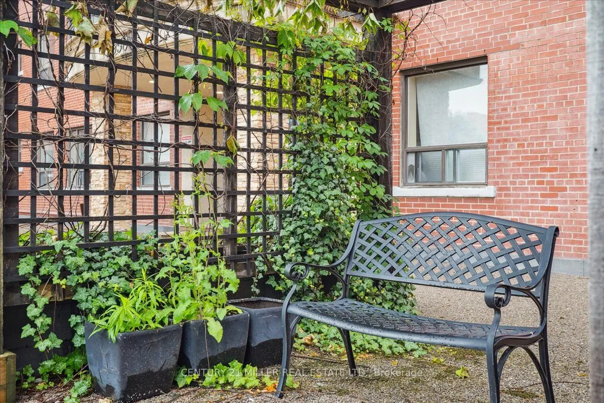 2550 Bathurst Street, #103