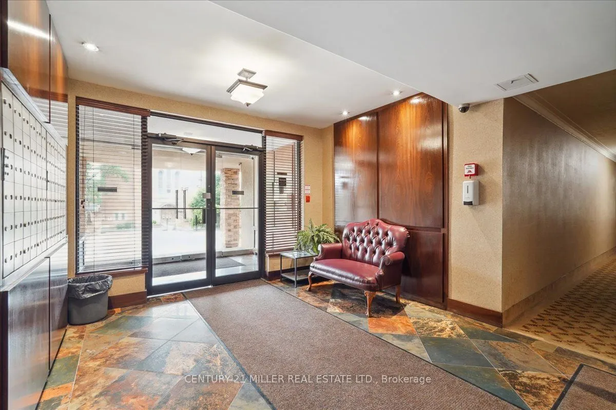 2550 Bathurst Street, #103