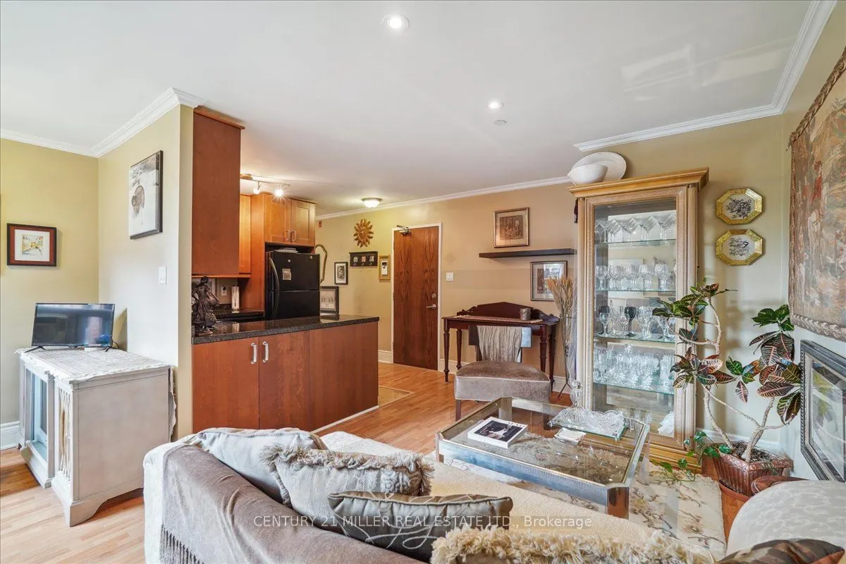 2550 Bathurst Street, #103