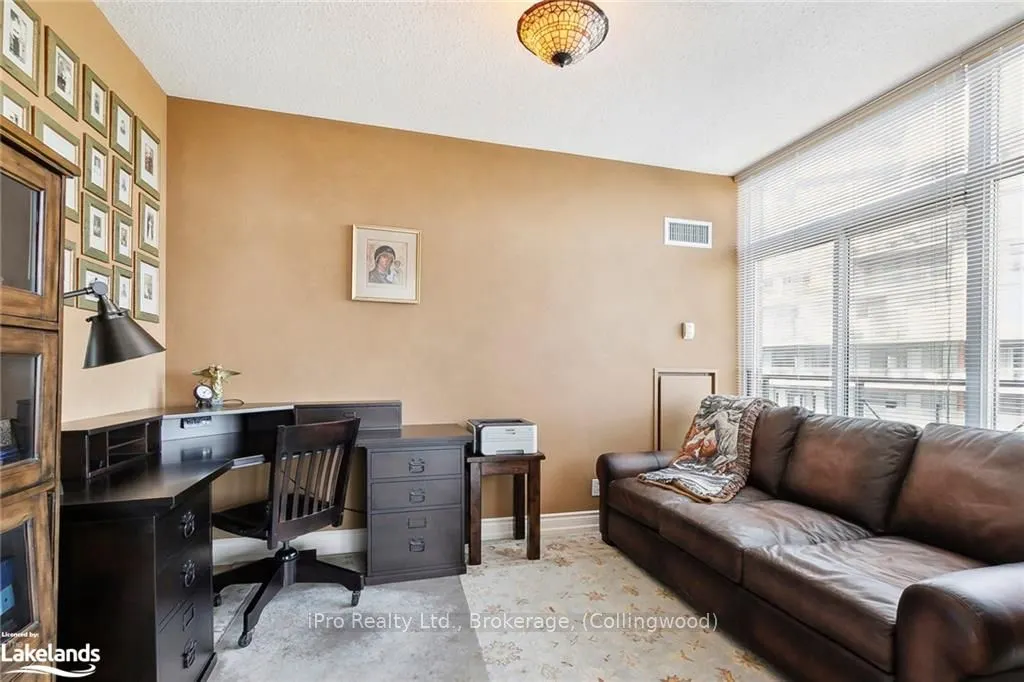 20 COLLIER Street, #502