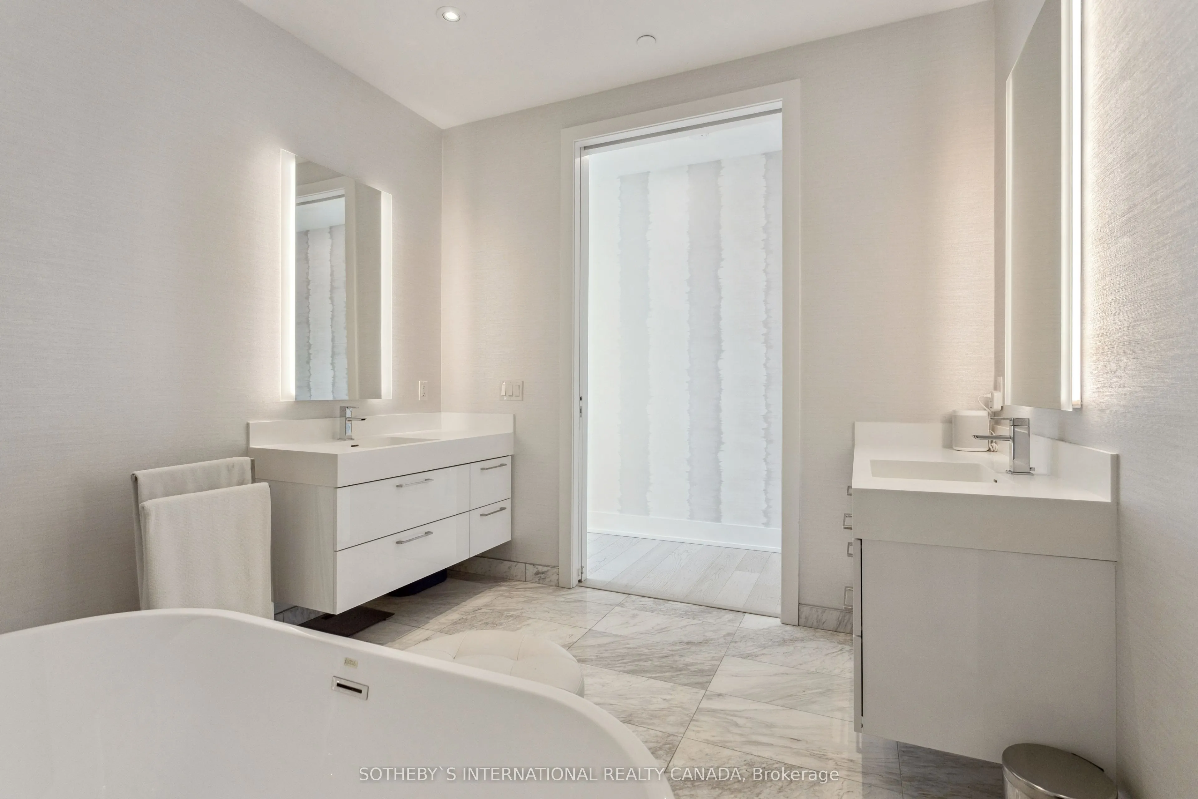 1 Yorkville Avenue #5405