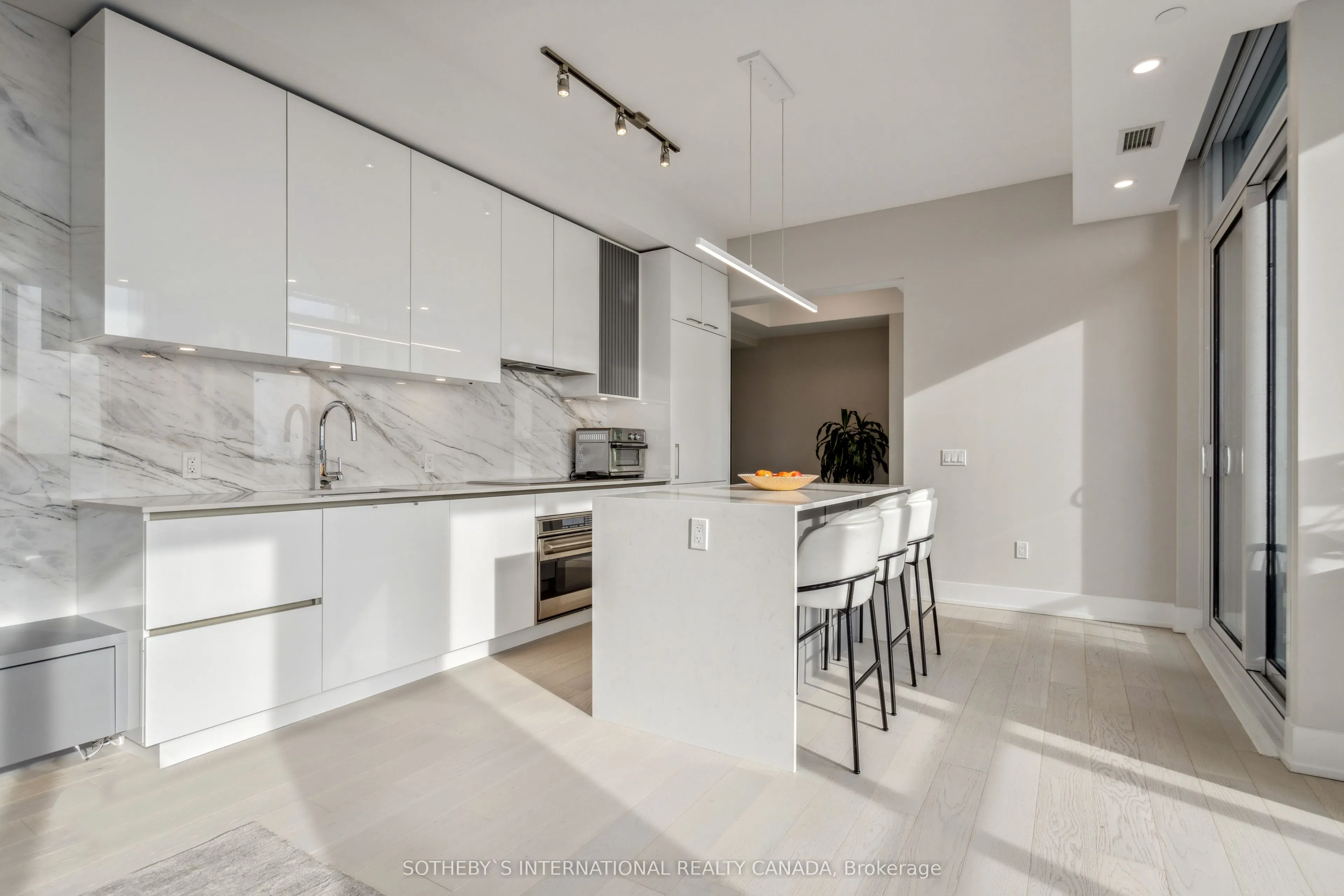 1 Yorkville Avenue #5405