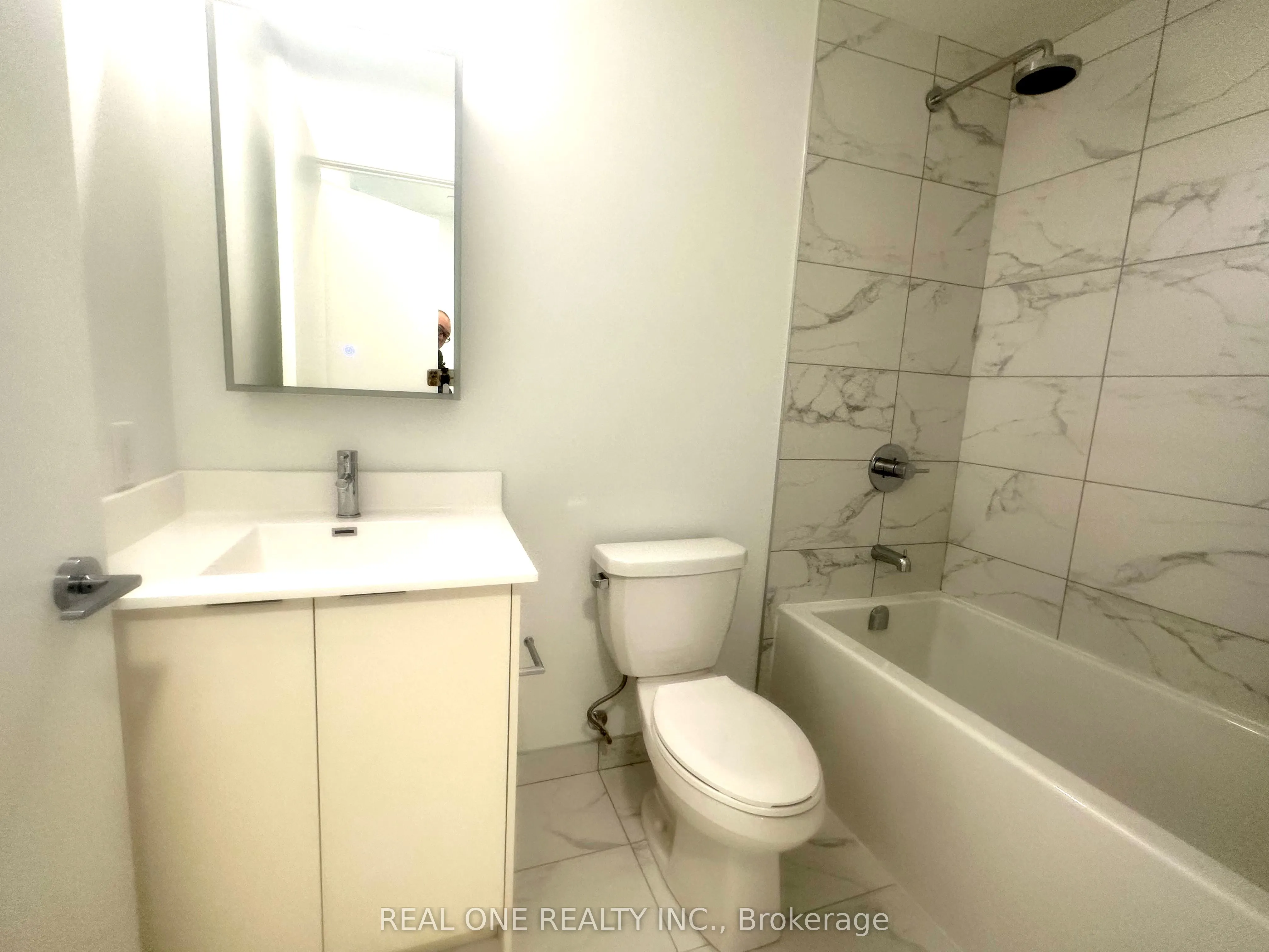 181 Sheppard Avenue E #211