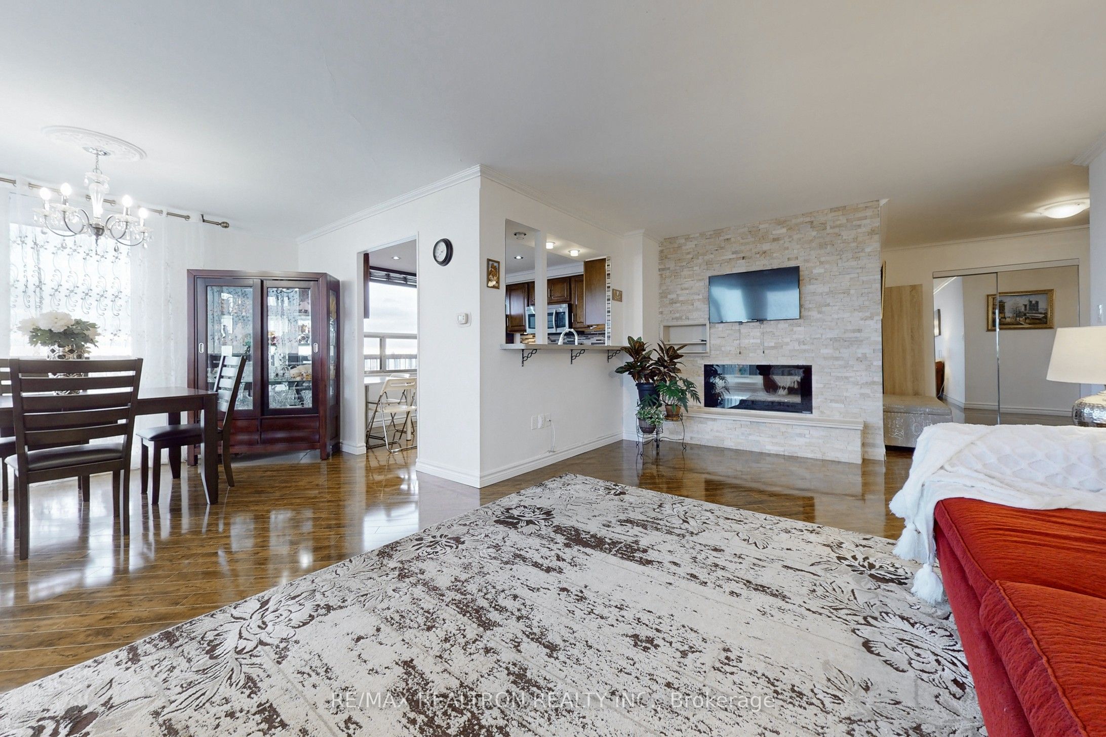 135 Antibes Drive, #1706