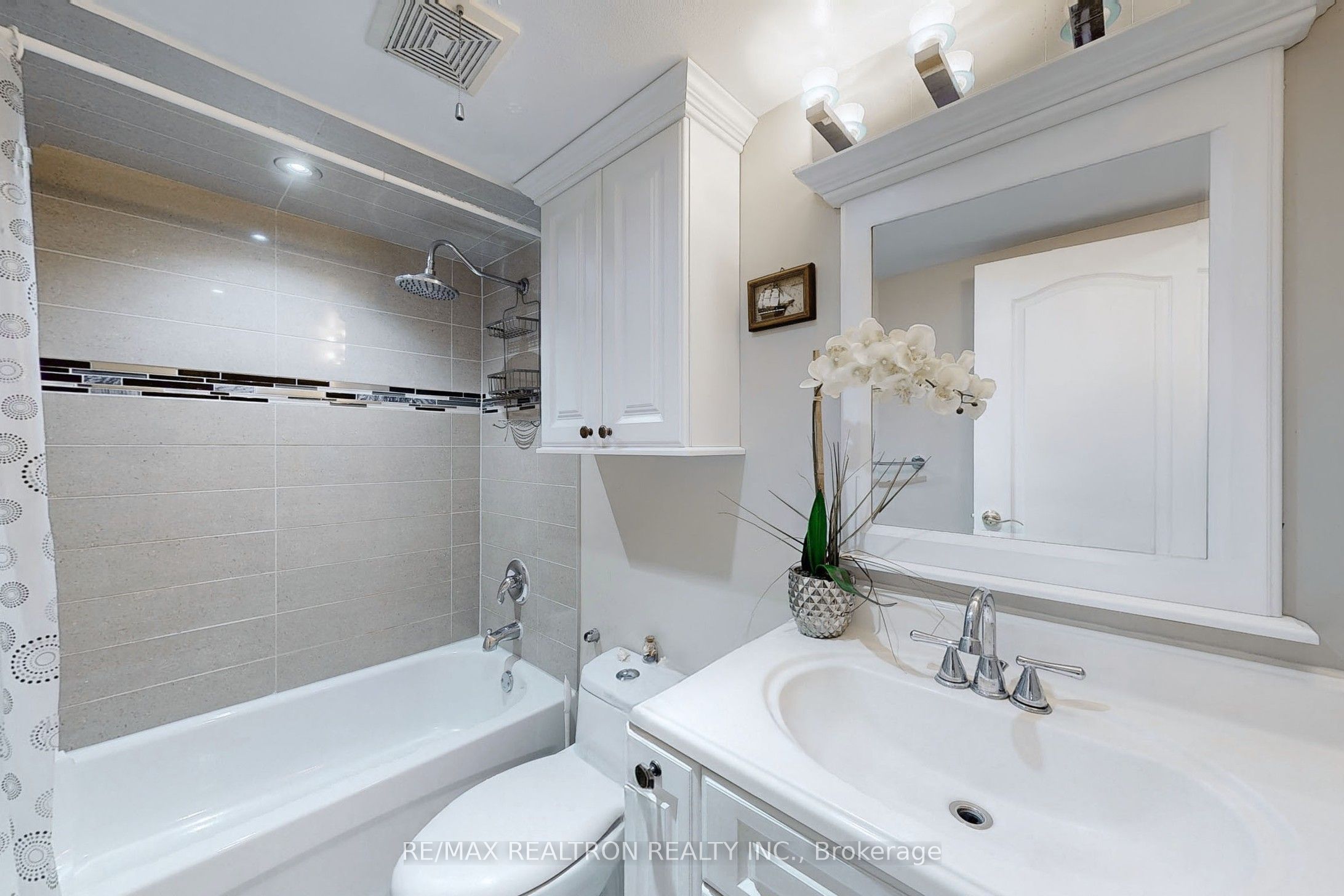 135 Antibes Drive, #1706