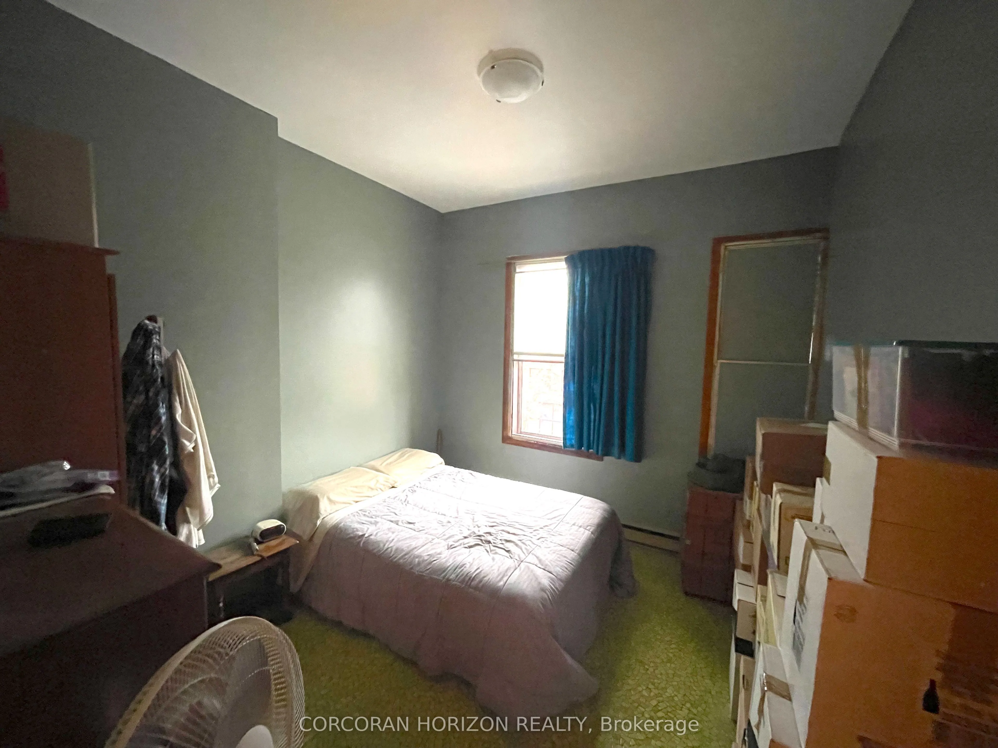 383 Queen Street W, #4