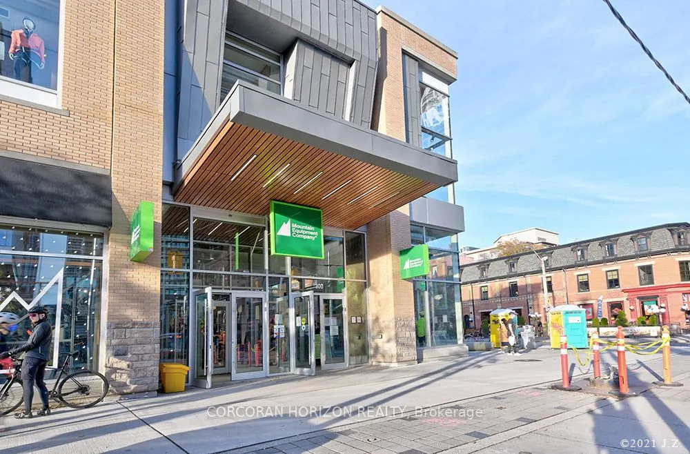383 Queen Street W, #4