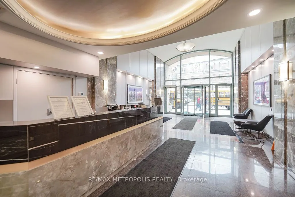 109 Front Street E #528