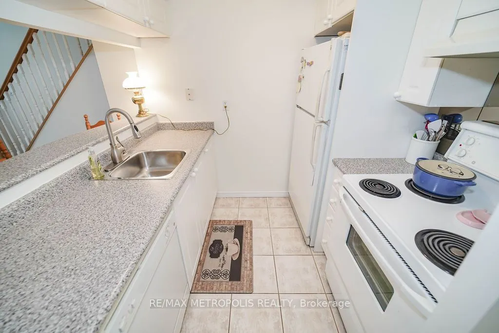 109 Front Street E #528