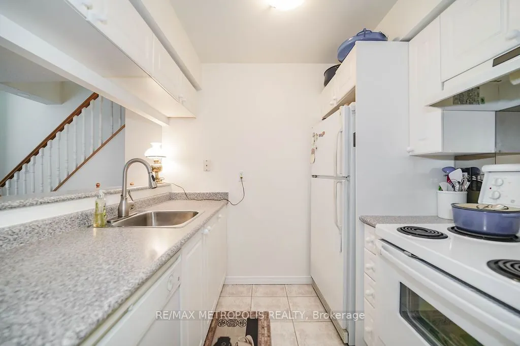 109 Front Street E #528