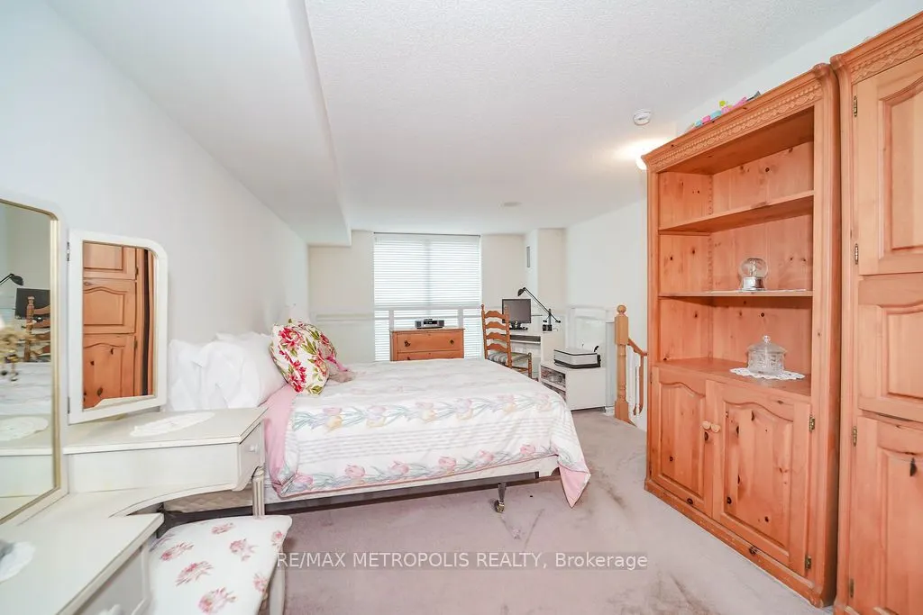 109 Front Street E #528