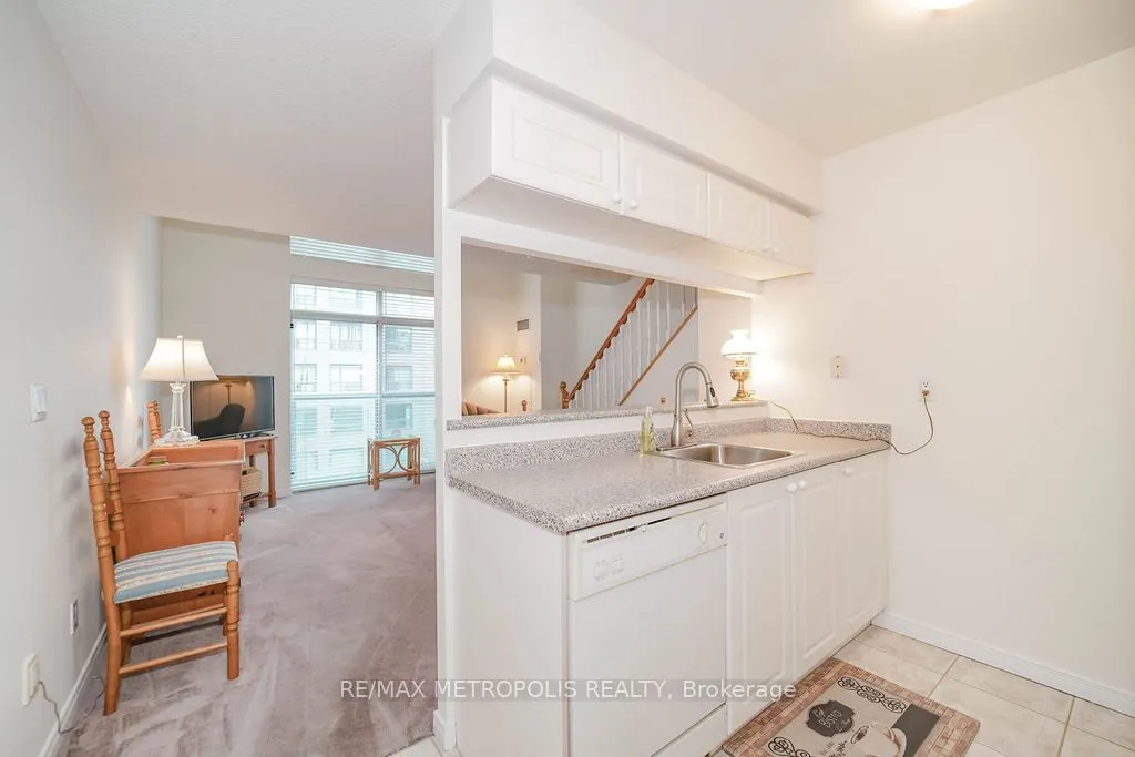 109 Front Street E #528