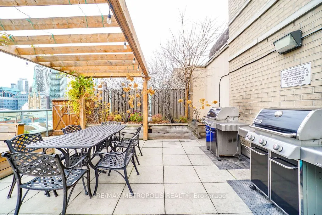 109 Front Street E #528