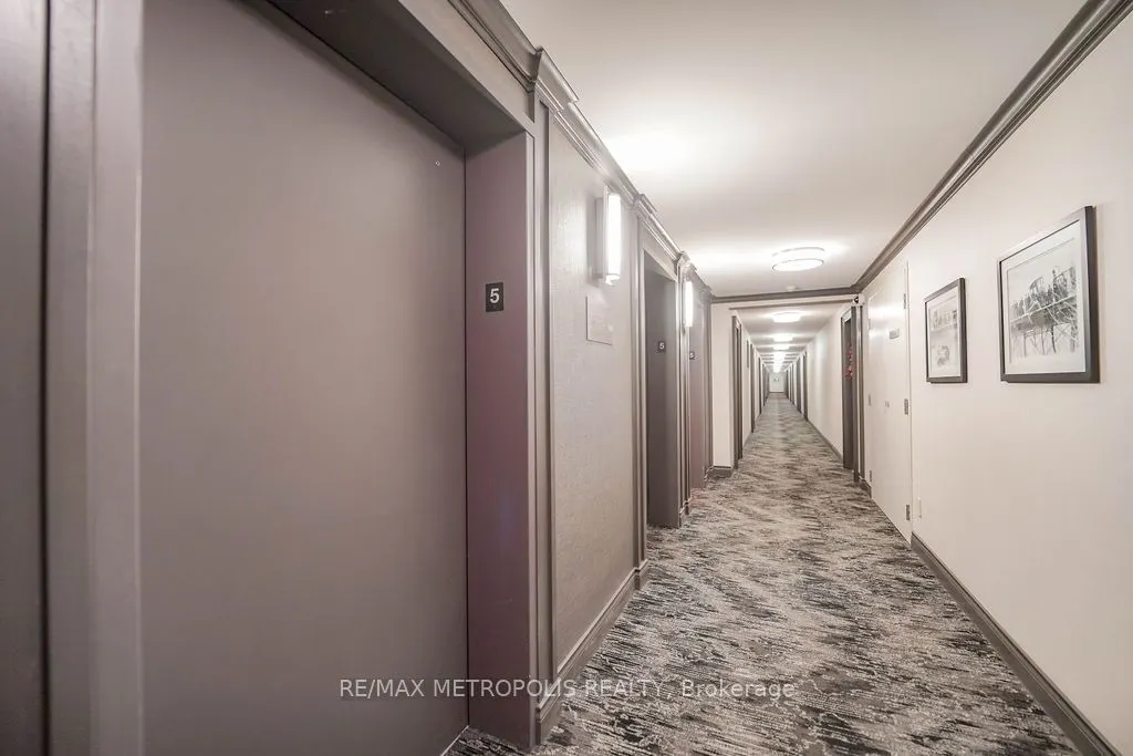 109 Front Street E #528