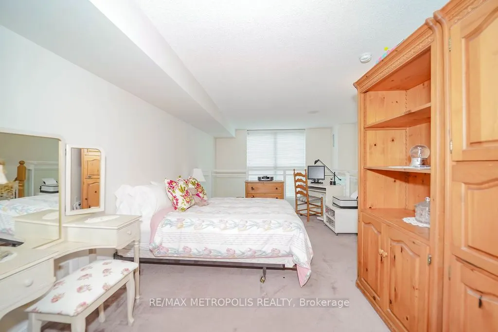 109 Front Street E #528