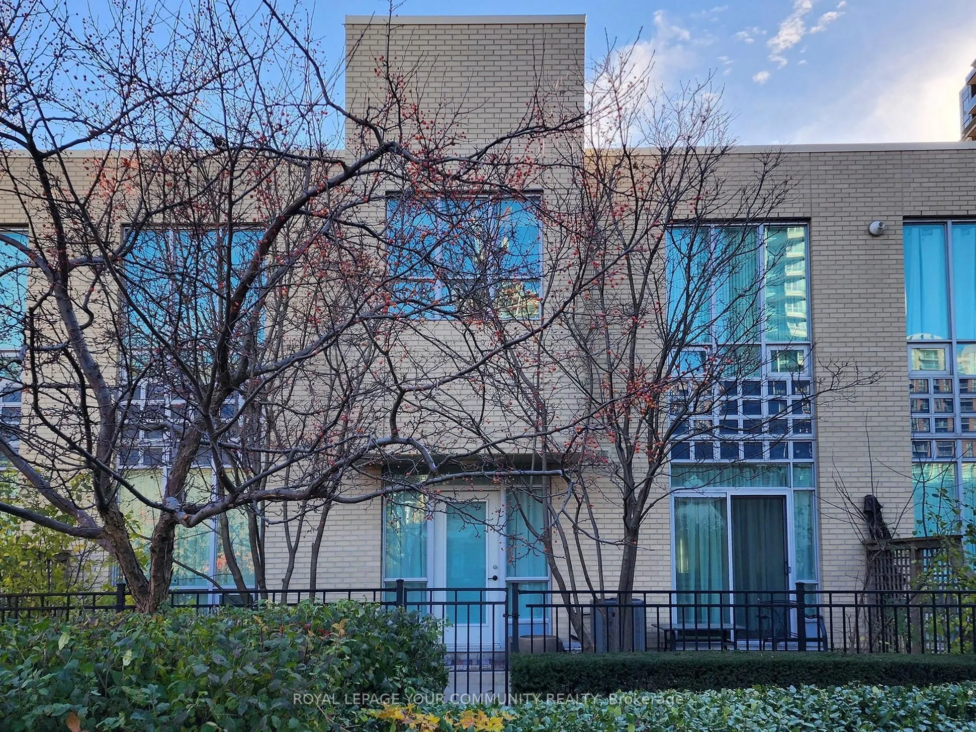 60 Byng Avenue, #TH2