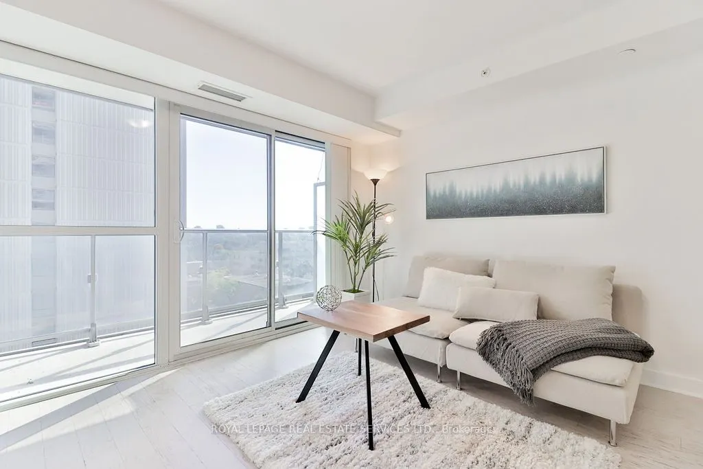 58 Orchard View Boulevard #908