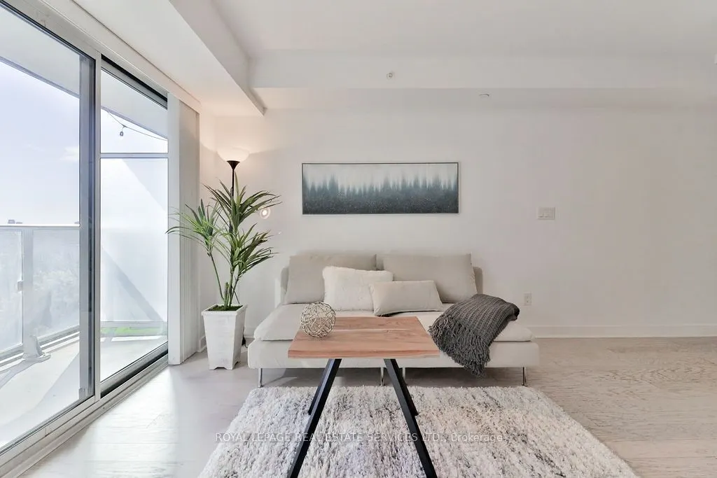 58 Orchard View Boulevard #908