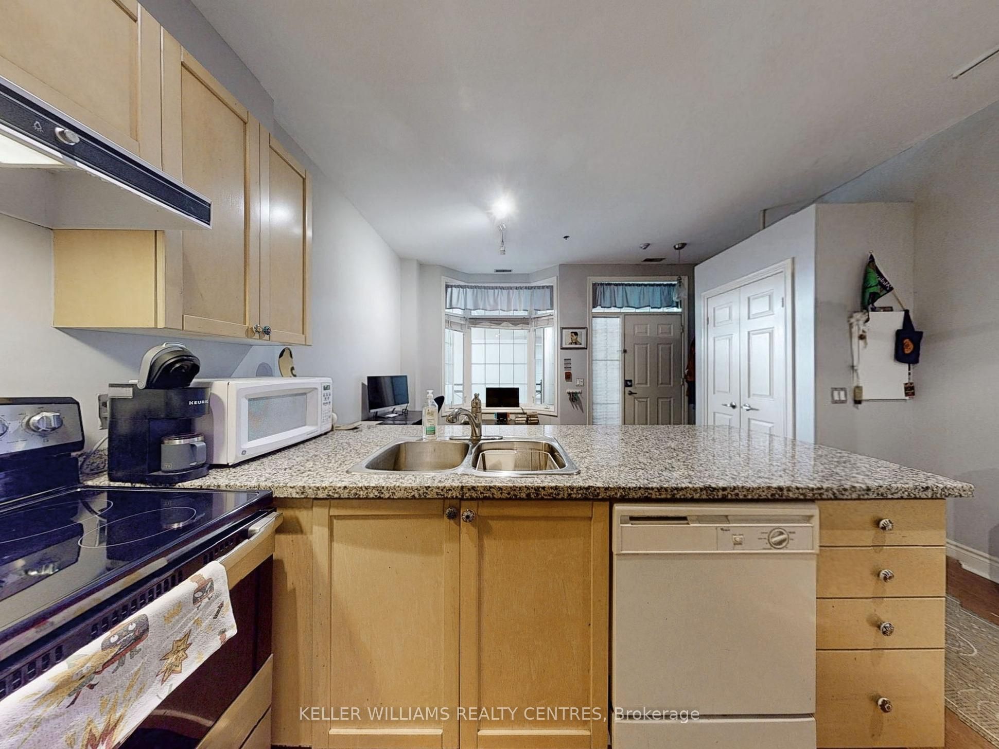 71 McCaul Street, #123