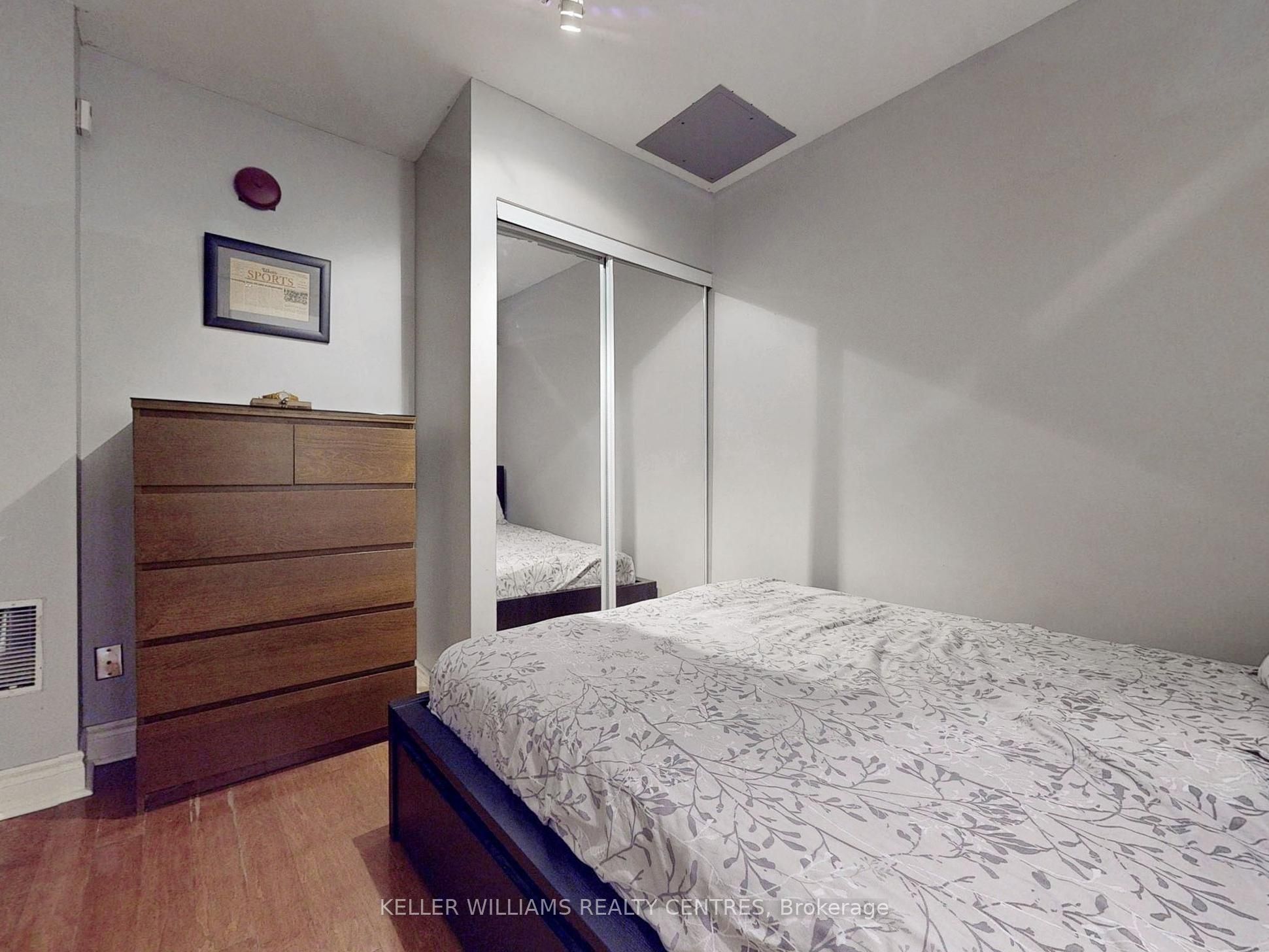 71 McCaul Street, #123