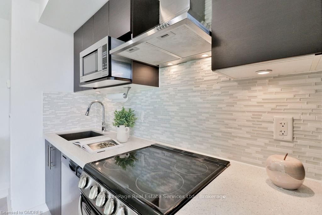 58 ORCHARD VIEW Boulevard #908