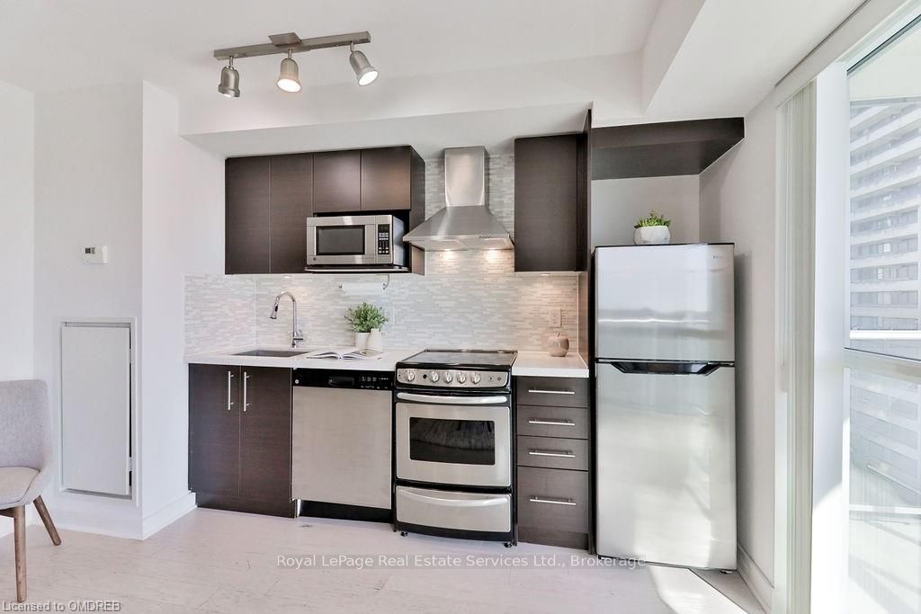 58 ORCHARD VIEW Boulevard #908