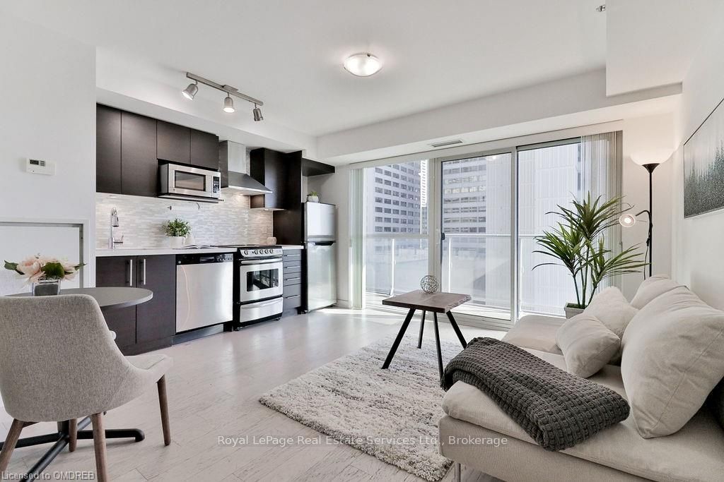 58 ORCHARD VIEW Boulevard #908