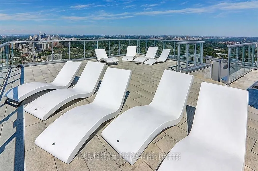 1 YORKVILLE Avenue #2904