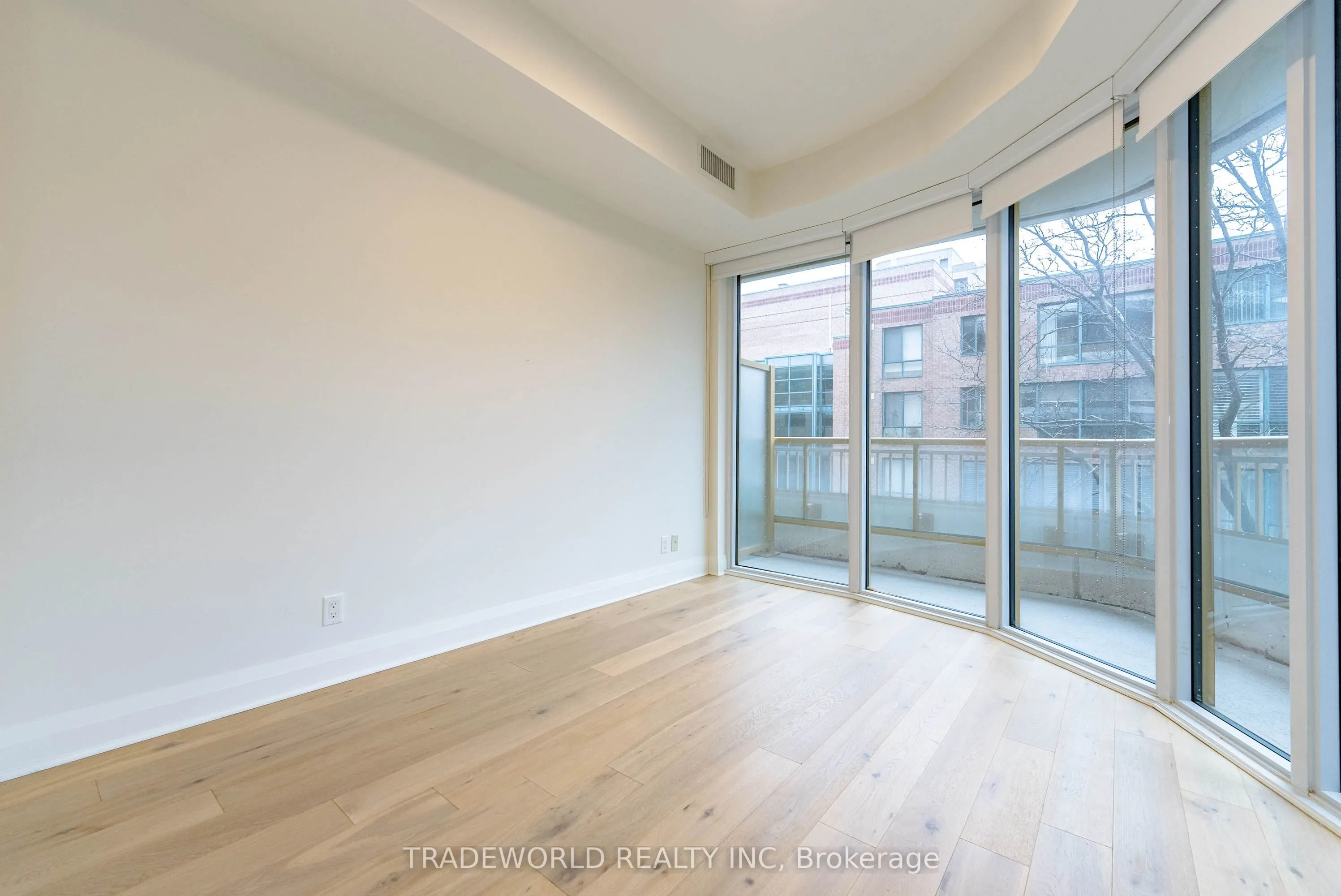 151 Avenue Road, #305