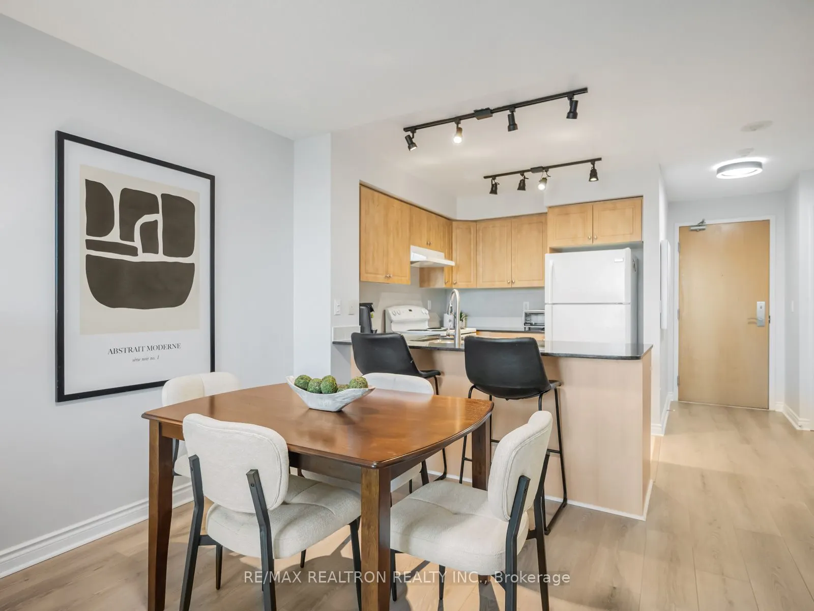 503 Beecroft Road, #318