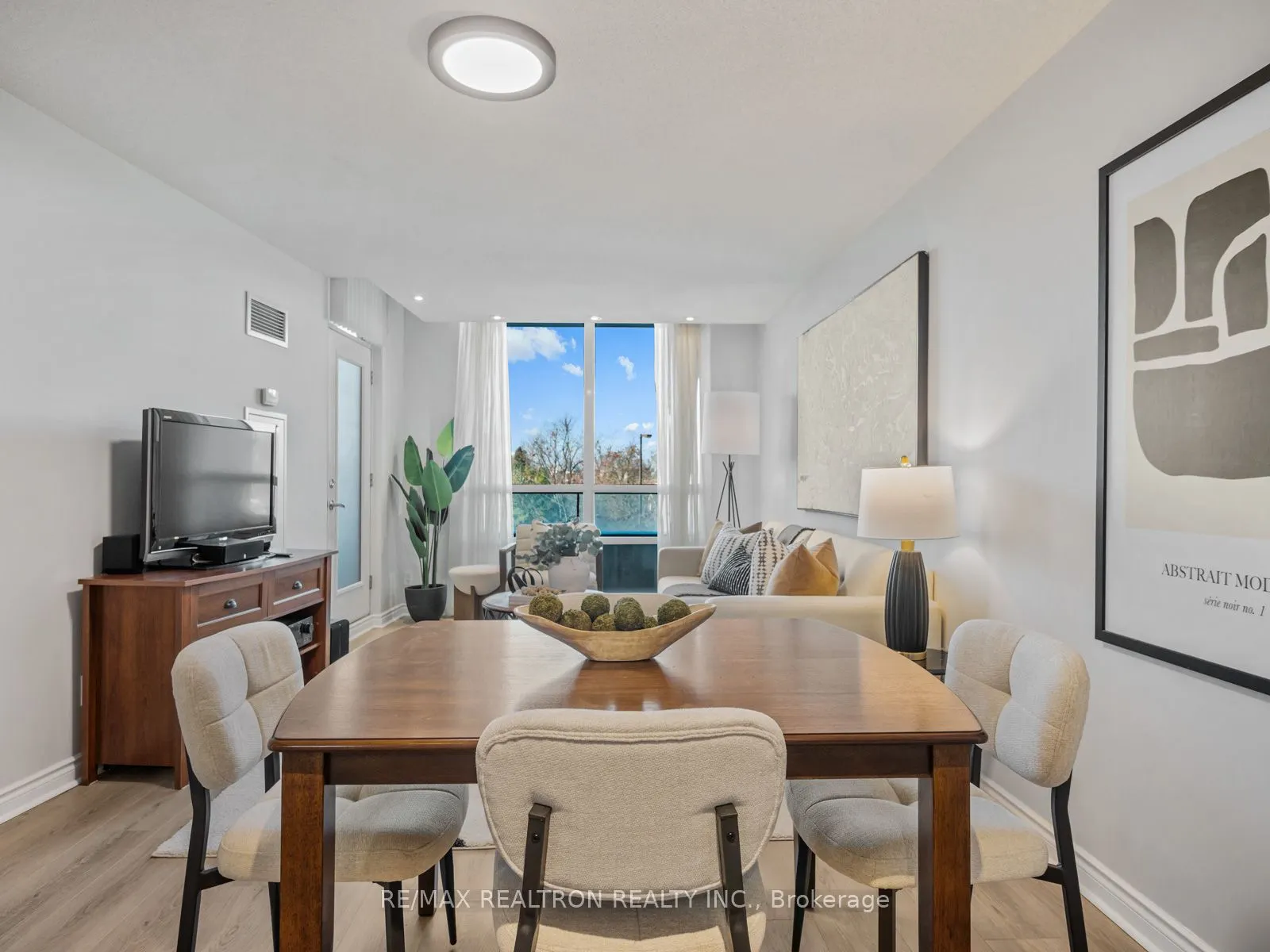 503 Beecroft Road, #318
