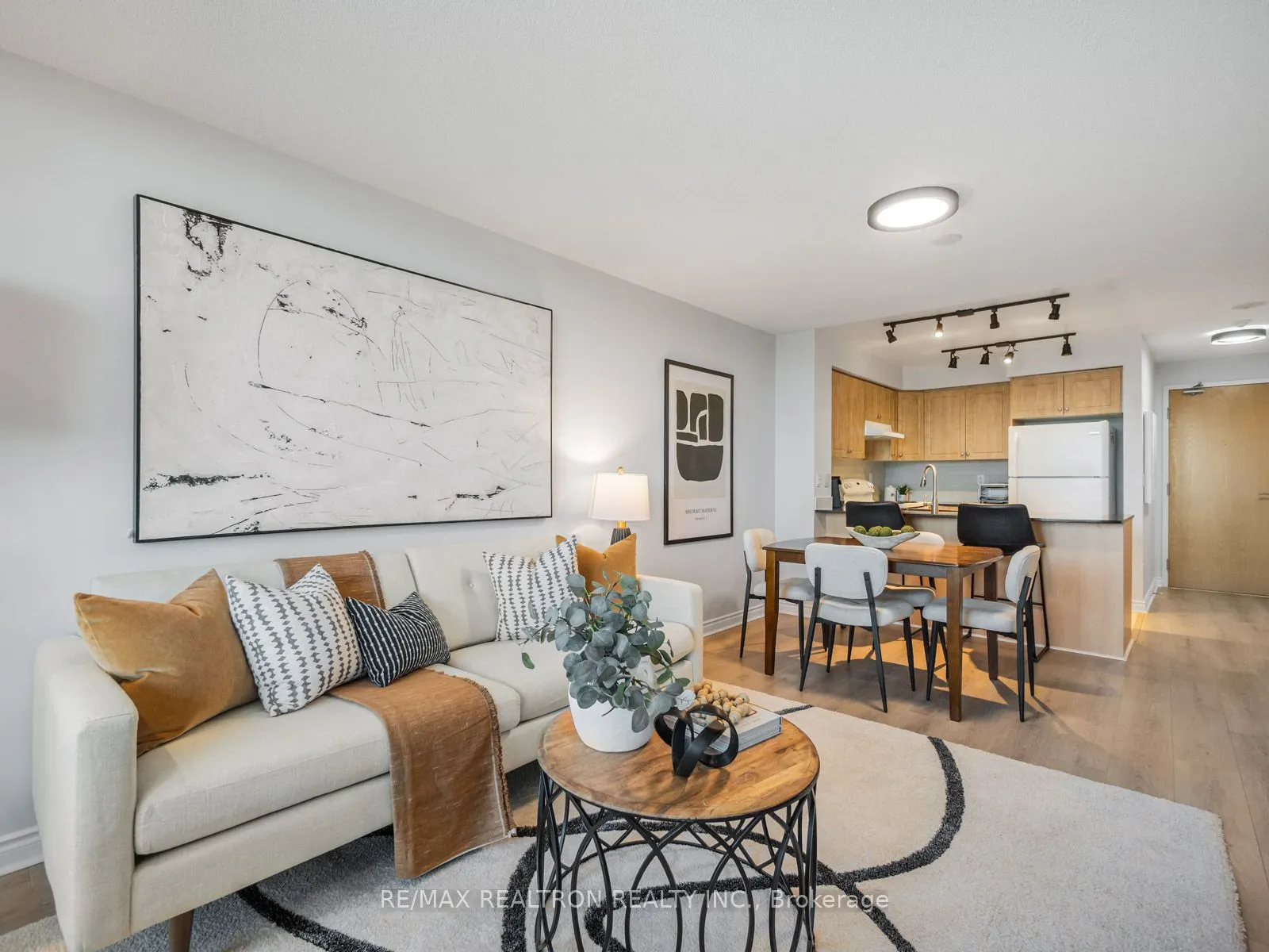 503 Beecroft Road, #318