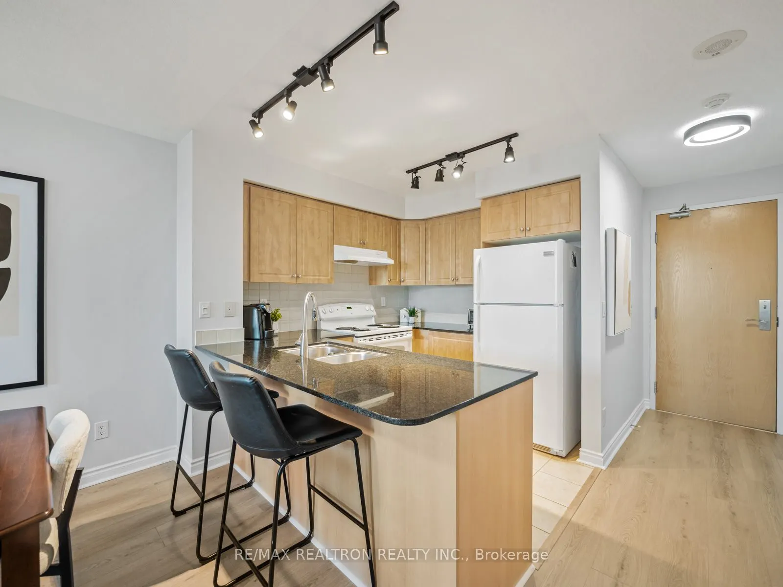 503 Beecroft Road, #318