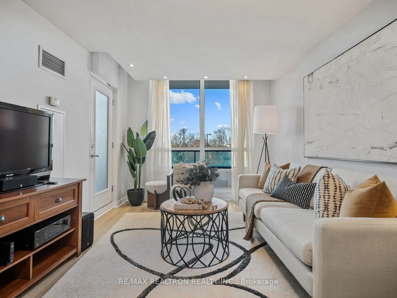 503 Beecroft Road, #318