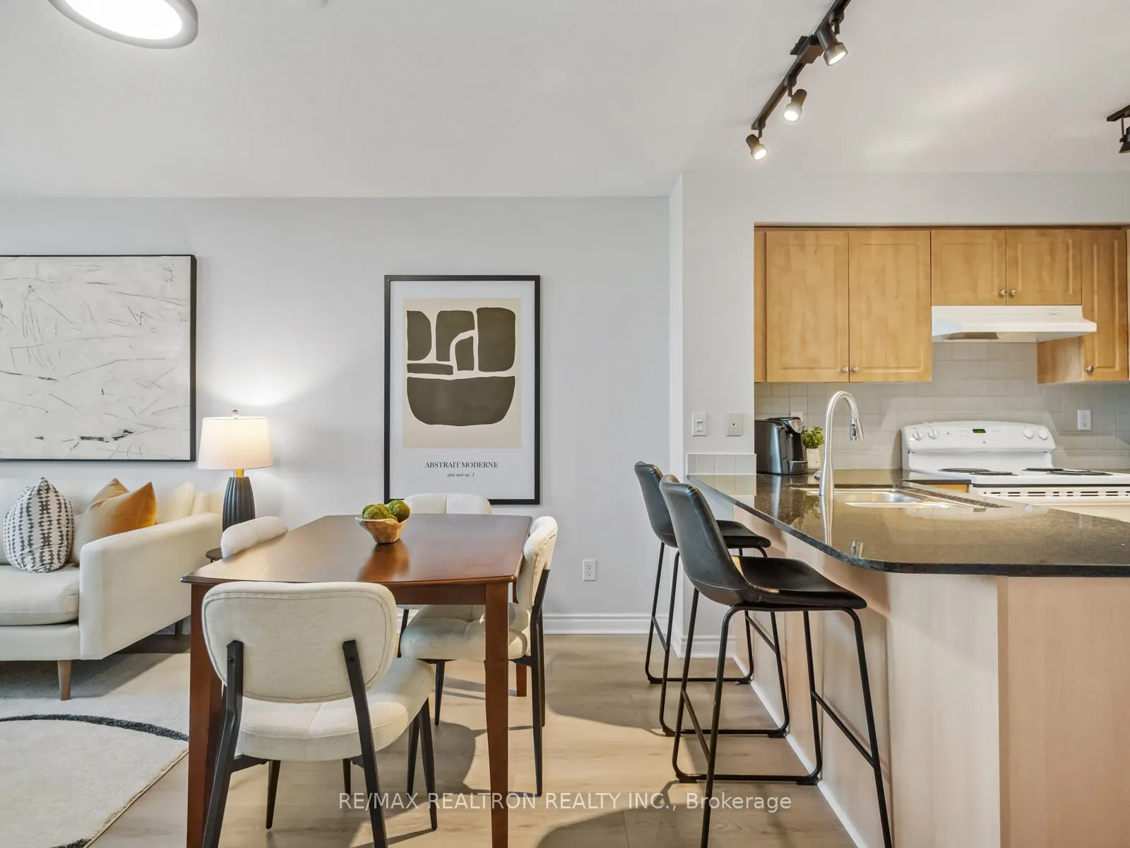 503 Beecroft Road, #318