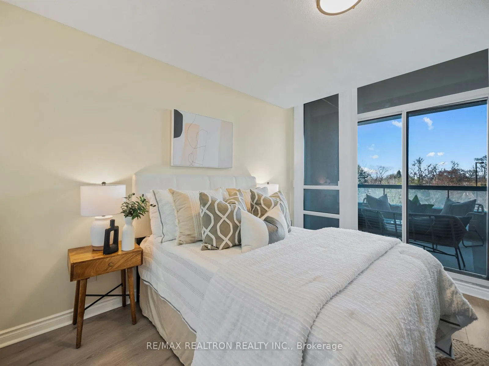 503 Beecroft Road, #318