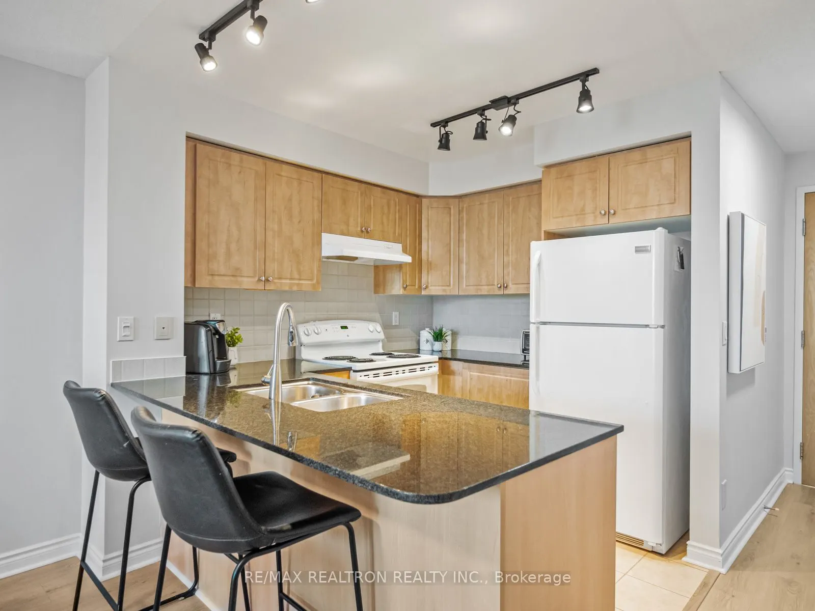 503 Beecroft Road, #318