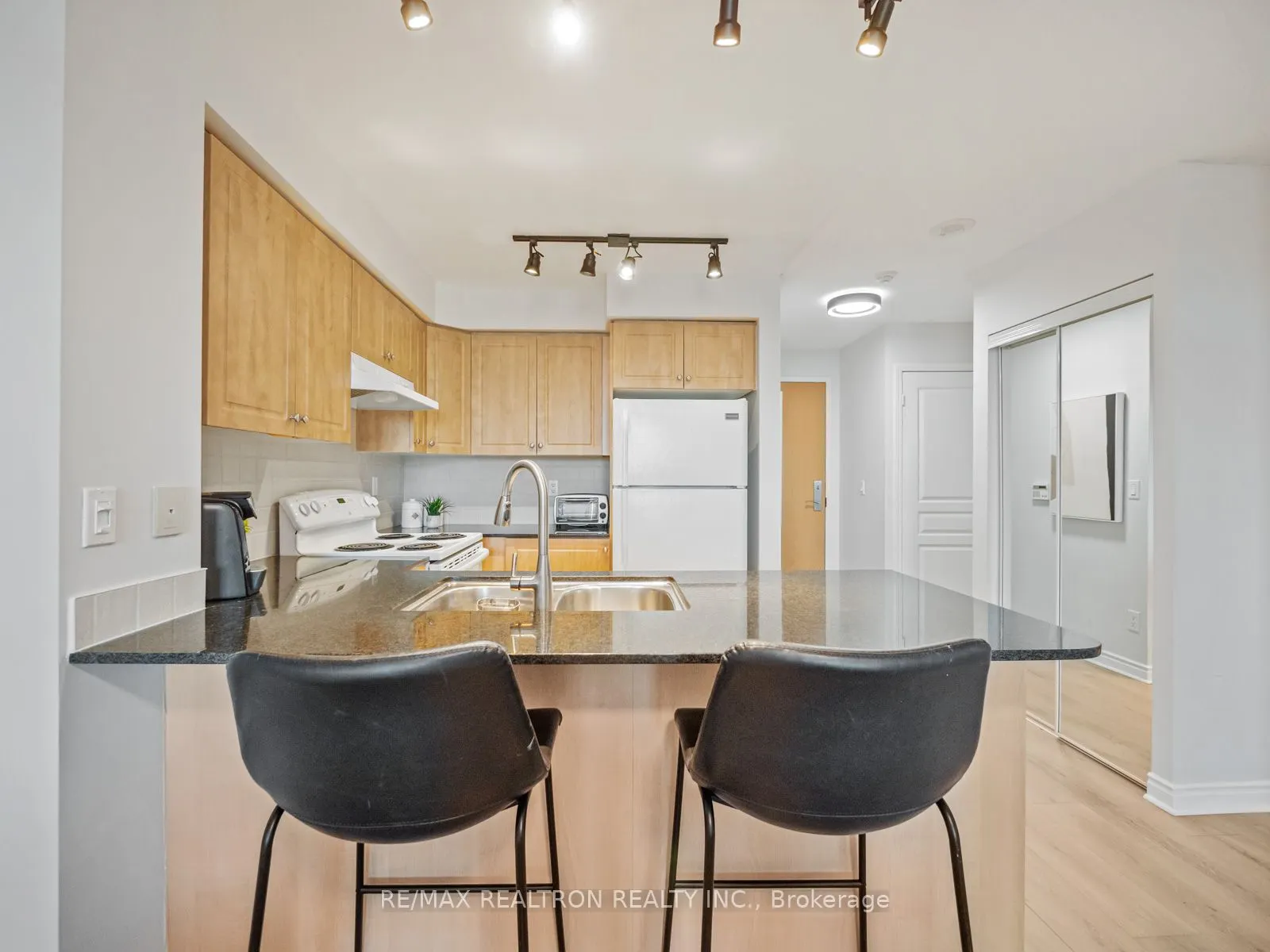 503 Beecroft Road, #318