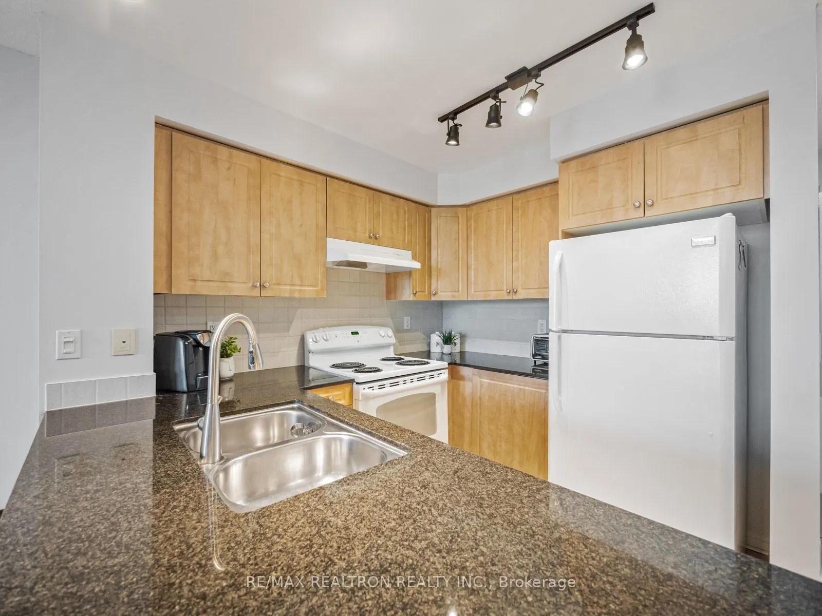 503 Beecroft Road, #318