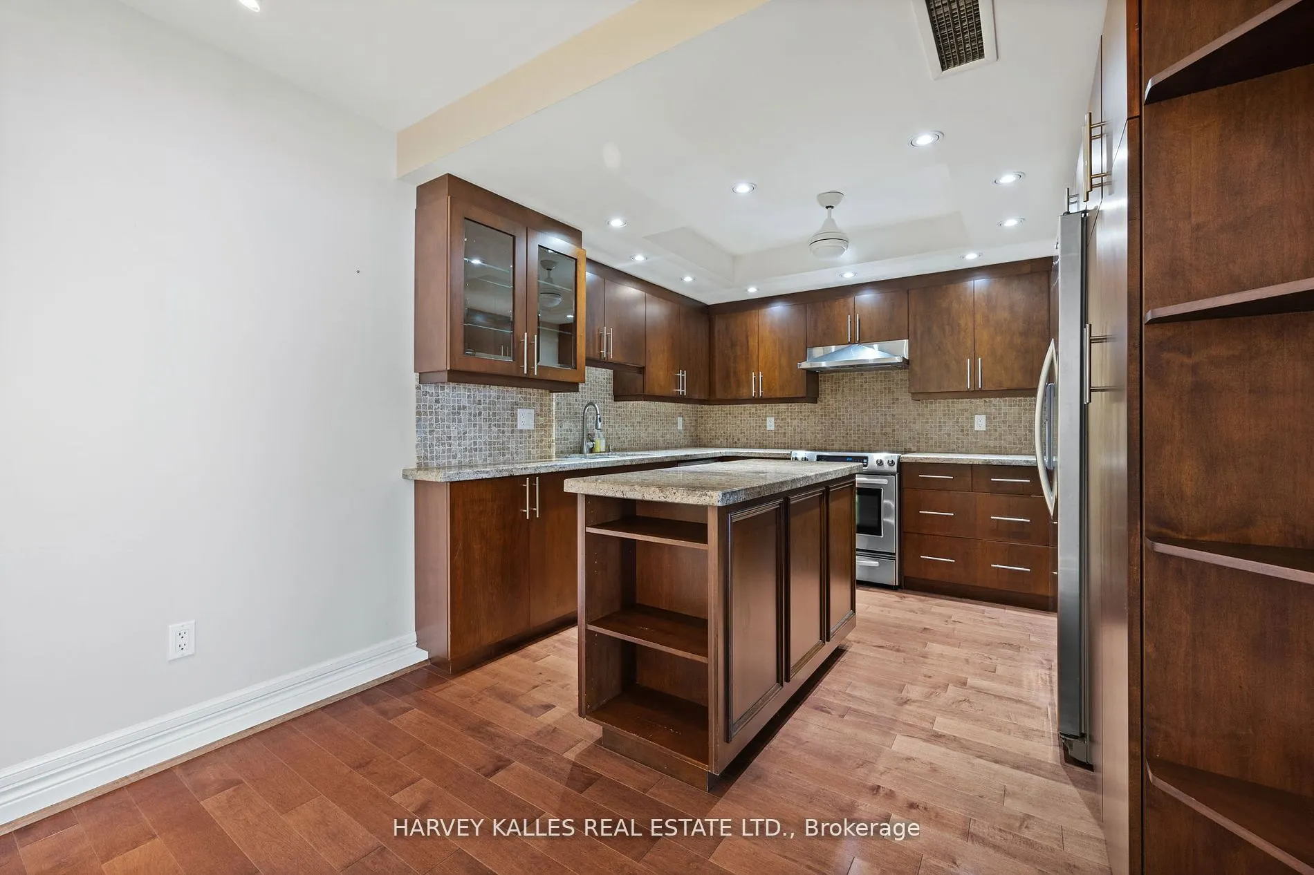 65 Spring Garden Avenue, #808